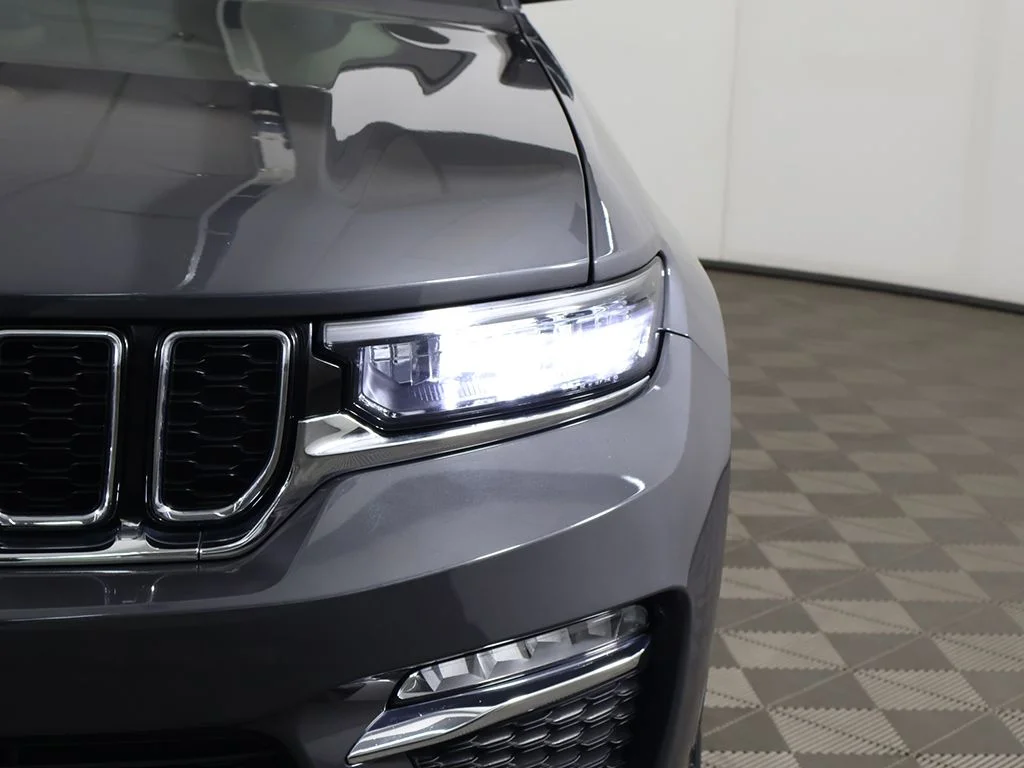 Used 2022 Gray Jeep Limited image 18
