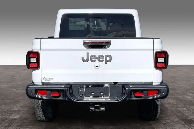 New 2026 Bright White Clear-Coat Exterior Paint Jeep Rubicon X image 4