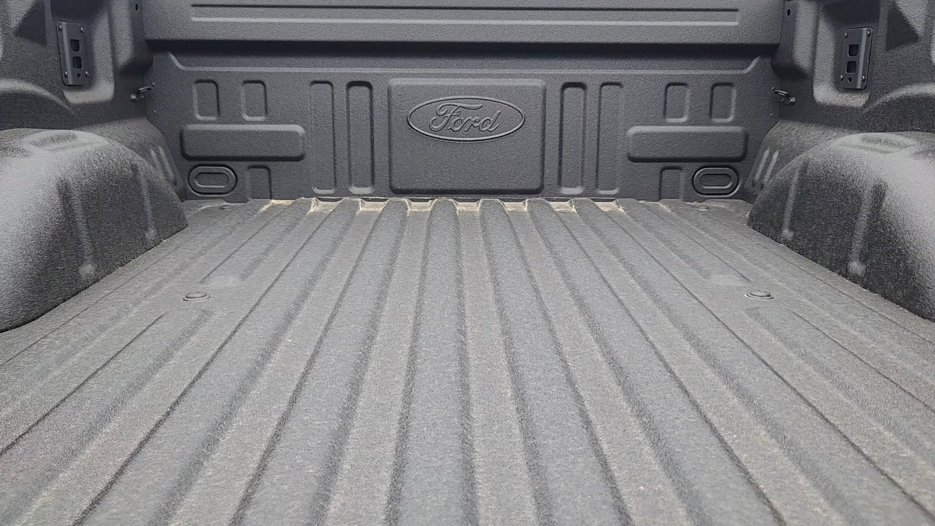 New 2026 Agate Black Metallic Ford XLT image 23