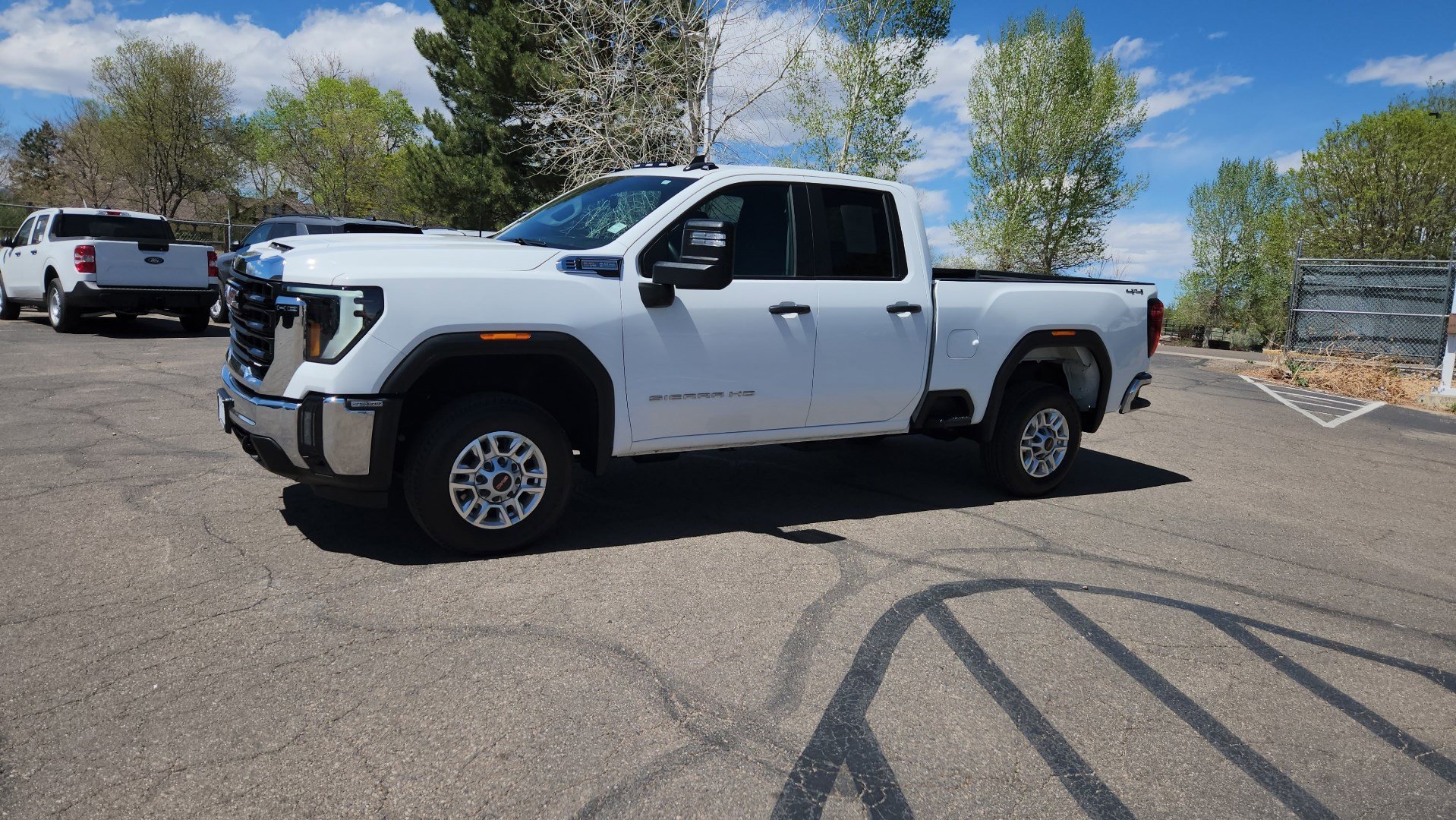 Used 2025 Summit White GMC Pro image 4