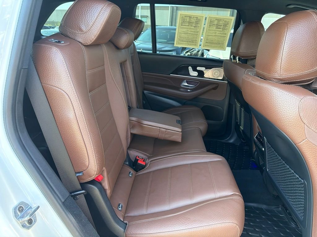 Used 2025  Mercedes-Benz GLS 450 image 19