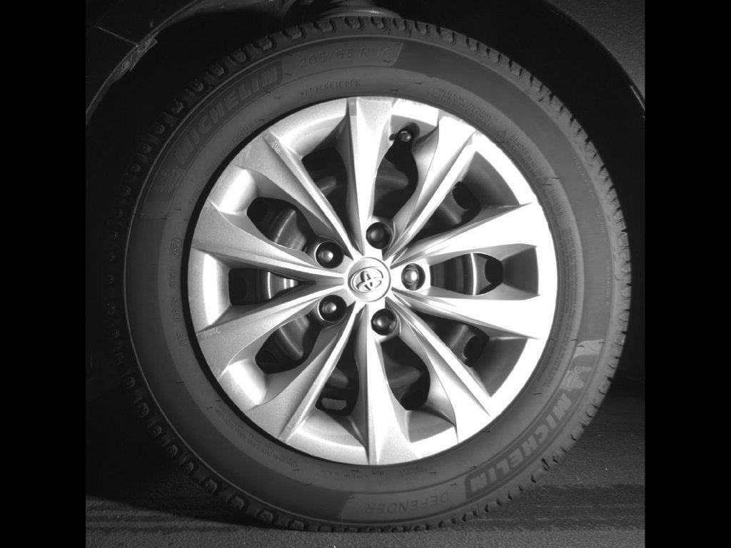Used 2015 Gray Toyota LE image 21