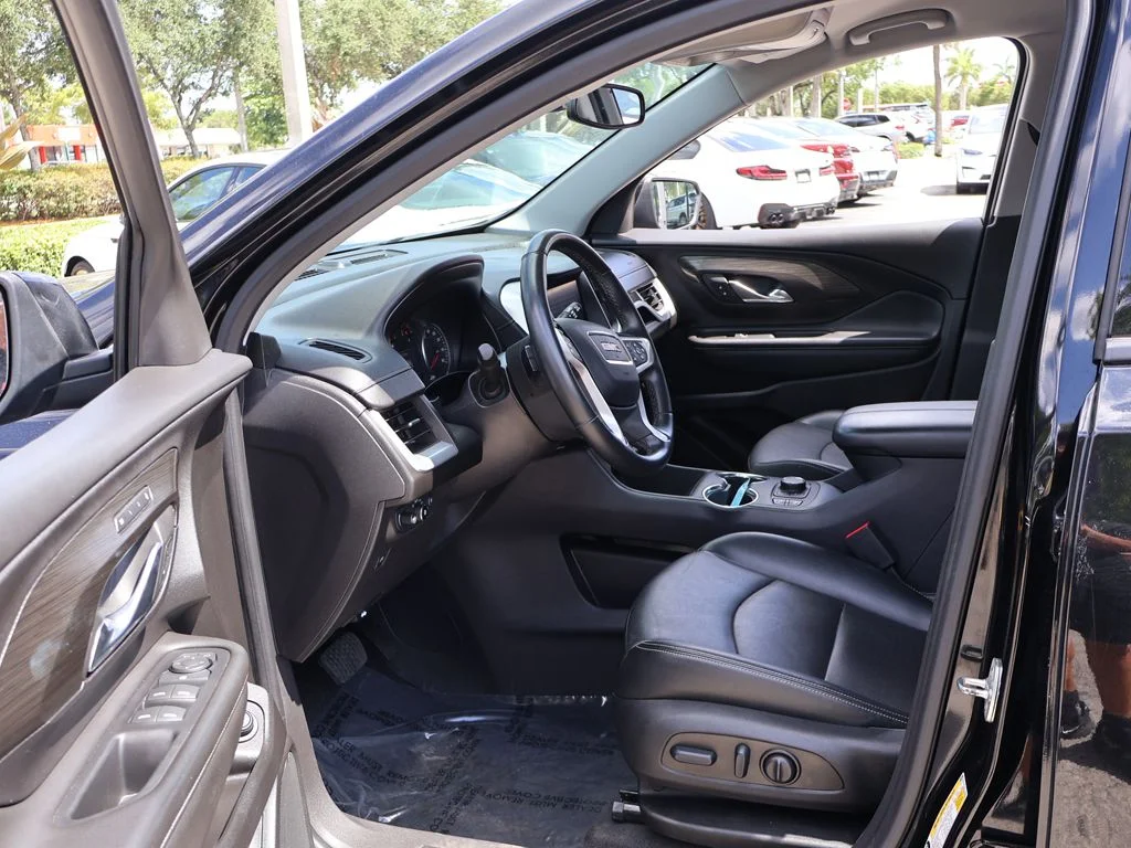 Used 2024 Black GMC SLT image 27