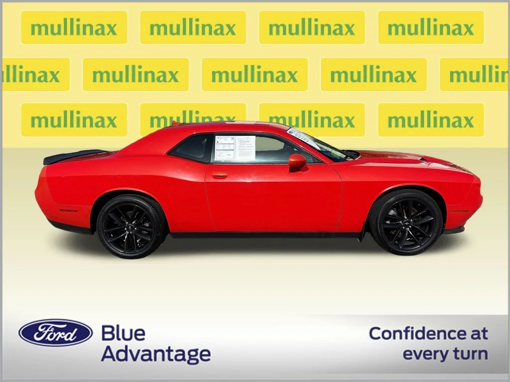 Certified Used 2017 Orange Dodge SXT image 2