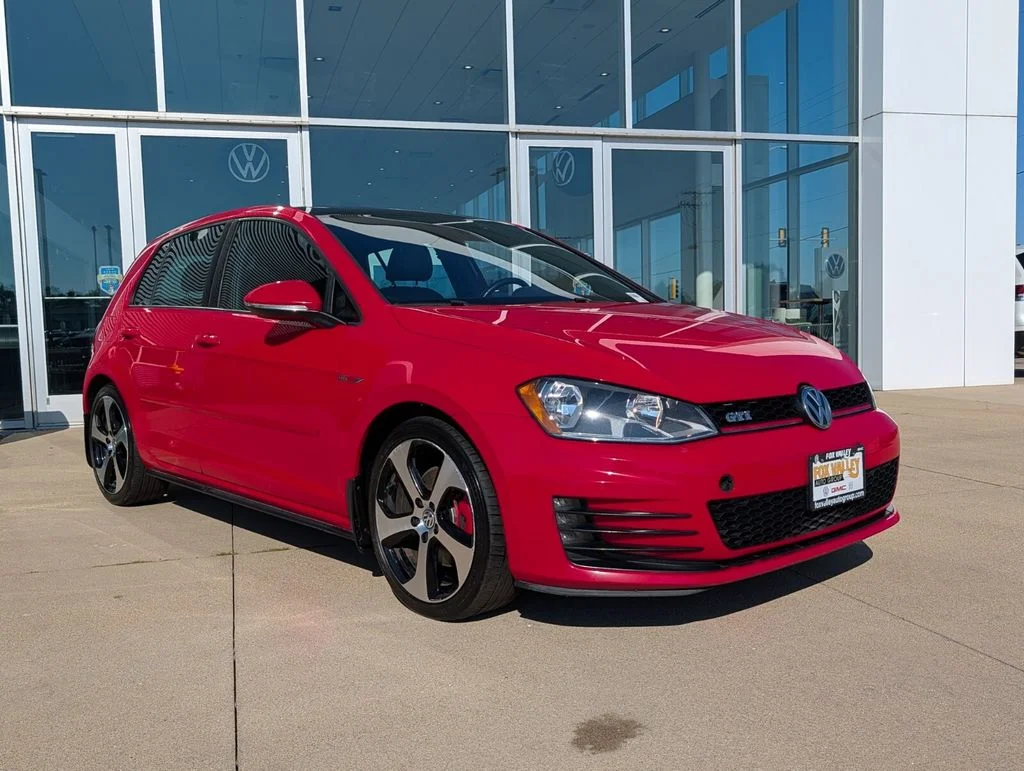 Used 2015 Volkswagen Golf GTI SE with VIN 3VW4T7AU4FM054973 for sale in Crystal Lake, IL