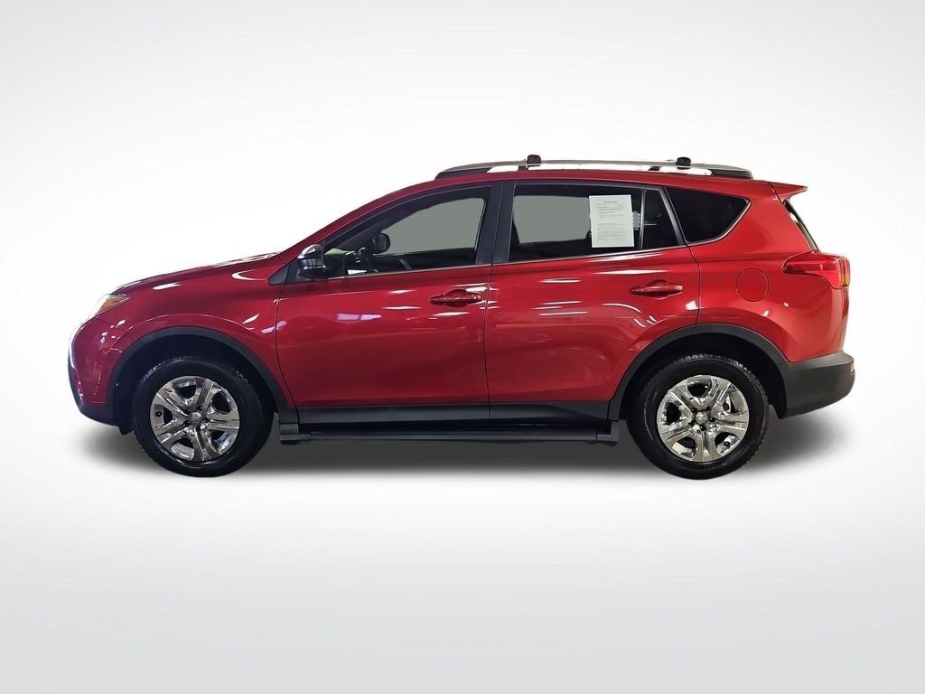 Used 2015 Red Toyota LE image 2