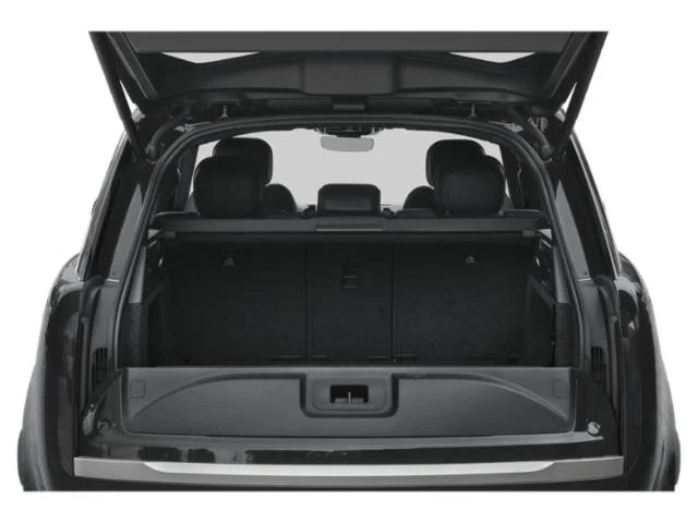 Used 2023  Land Rover SE image 11