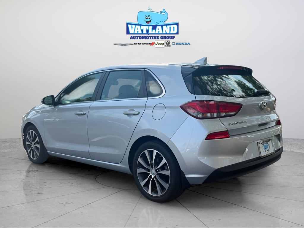 Used 2018 Silver Hyundai Base image 3