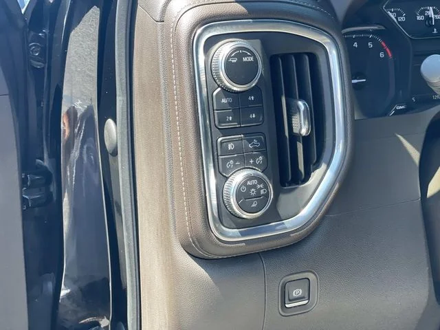 Used 2022 Black GMC SLT image 19