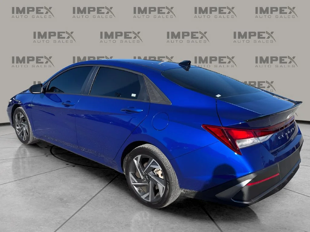 Used 2025 Blue Hyundai SEL Sport image 3