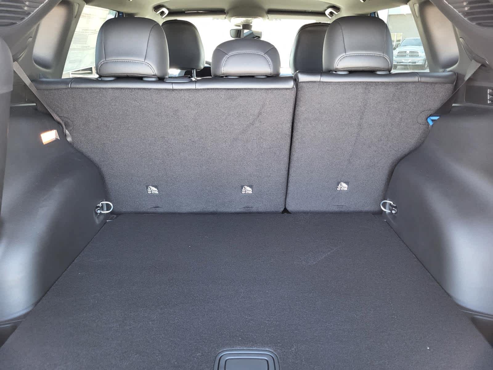 New 2026 Hydro Blue Pearlcoat Jeep Latitude Altitude image 12