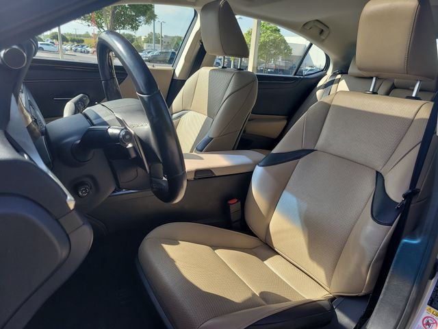 Used 2019 Silver Lexus 350 image 17
