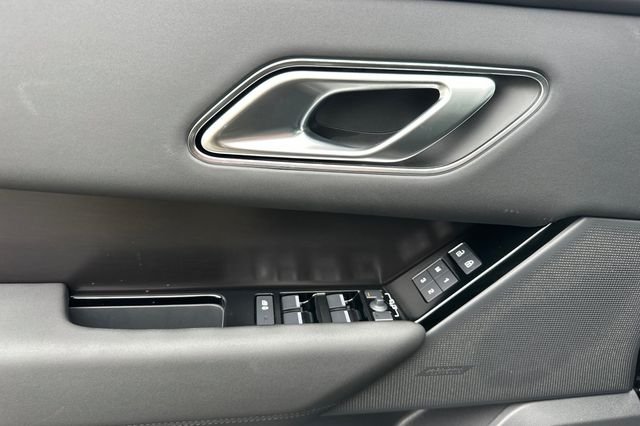 New 2026 Santorini Black Land Rover Dynamic SE image 10