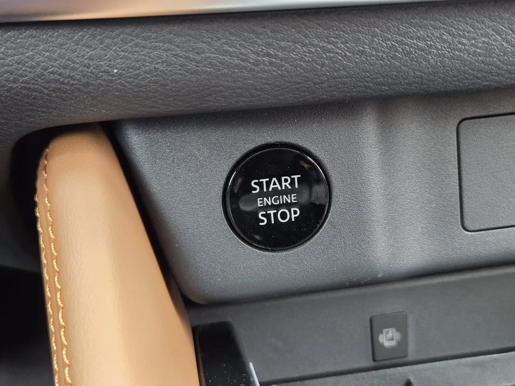 New 2026 Obsidian Green Pearl Nissan Platinum image 18