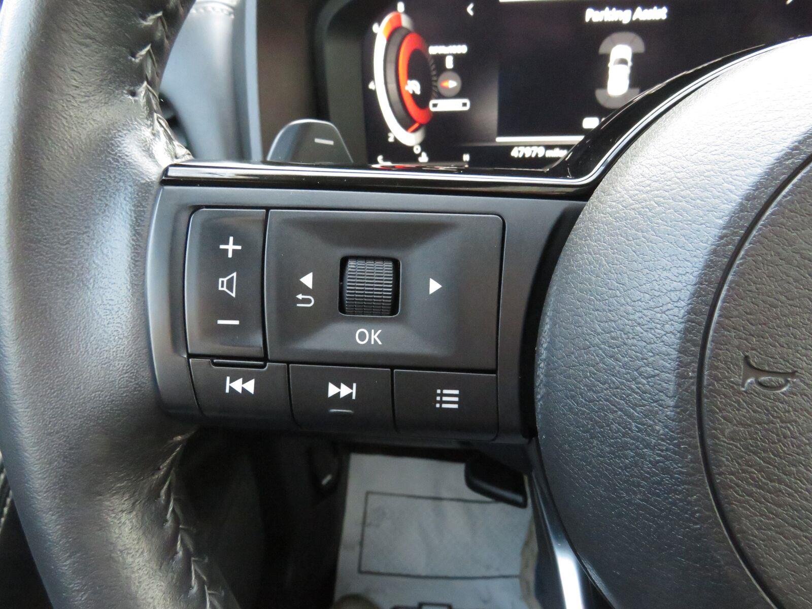 Used 2024 Boulder Gray Pearl Nissan SL image 33