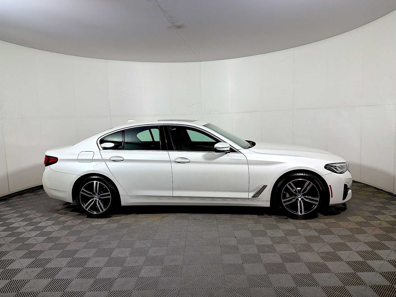 Used 2023 Mineral White Metallic BMW 530i xDrive image 7