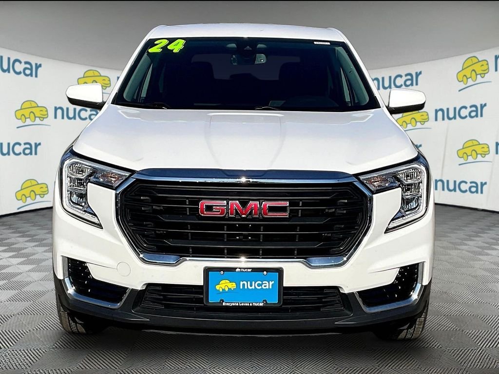 Used 2024 White GMC SLE image 2