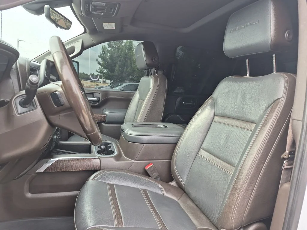 Used 2020 White GMC Denali image 19