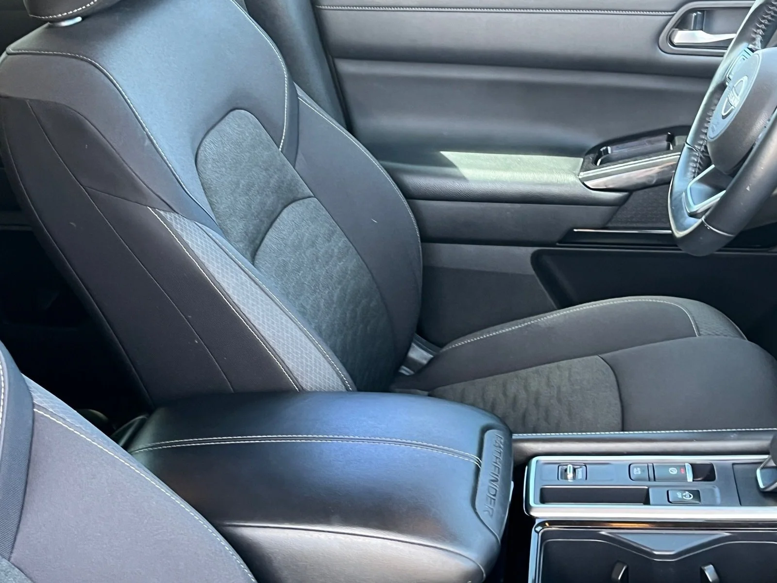 Used 2022 Gun Metallic Nissan SV image 9