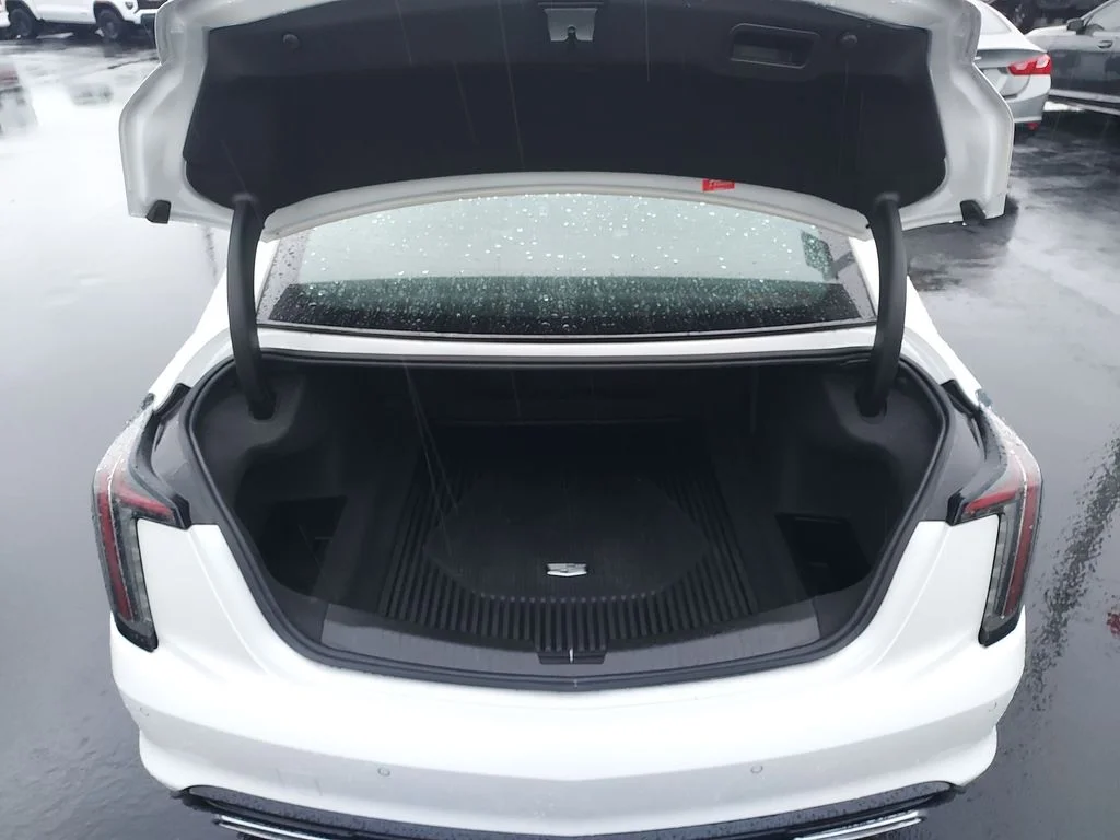 Used 2022 White Cadillac Sport image 30