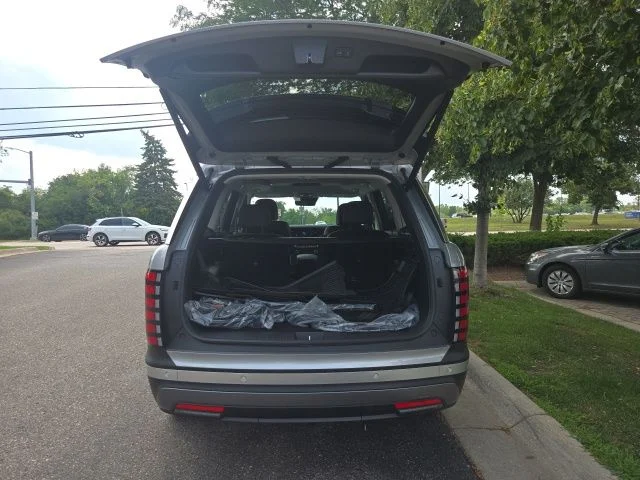 Used 2026 Silver Hyundai SEL Convenience image 13
