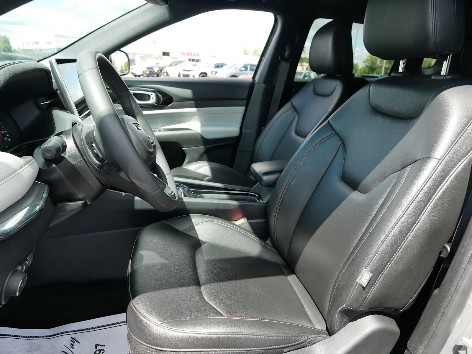 2024 Jeep Compass Limited - Photo 11