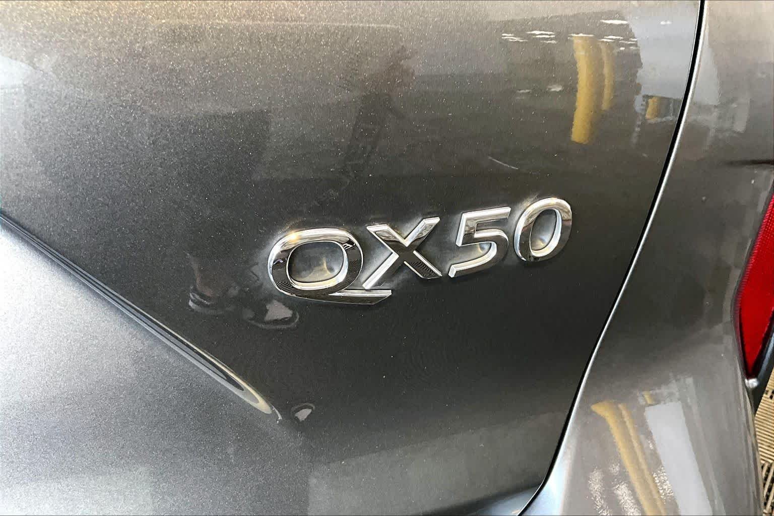 Used 2022 Graphite Shadow INFINITI ESSENTIAL image 10
