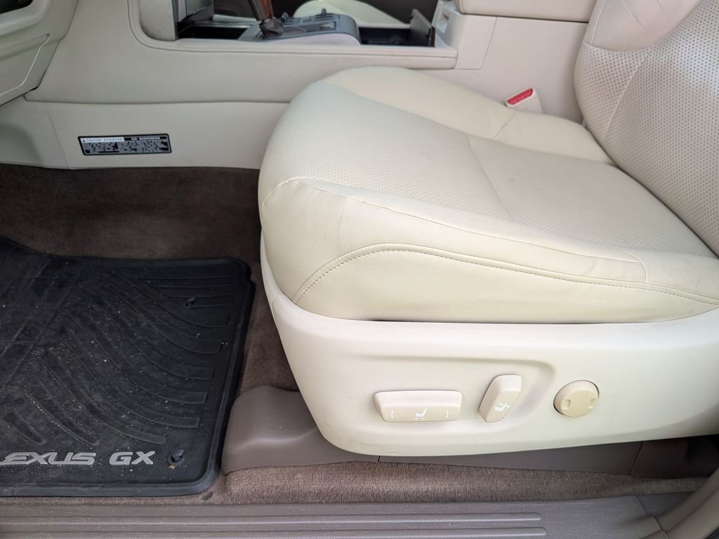 Used 2010 White Lexus 460 Premium image 15