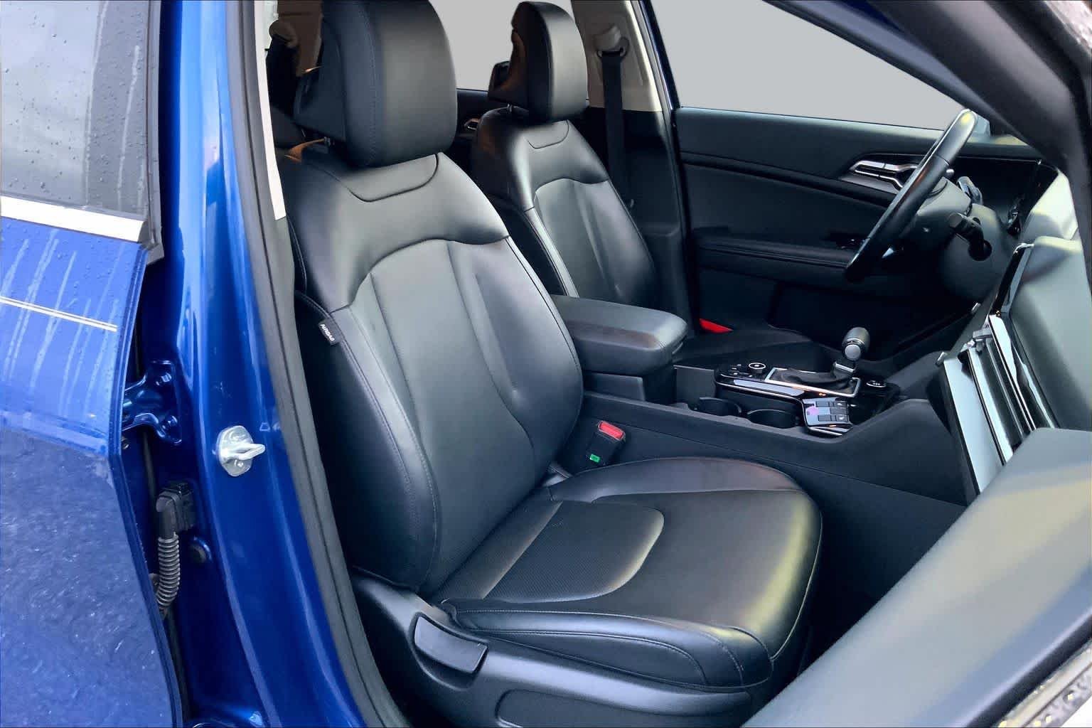 Used 2024 Sapphire Blue Kia EX image 8