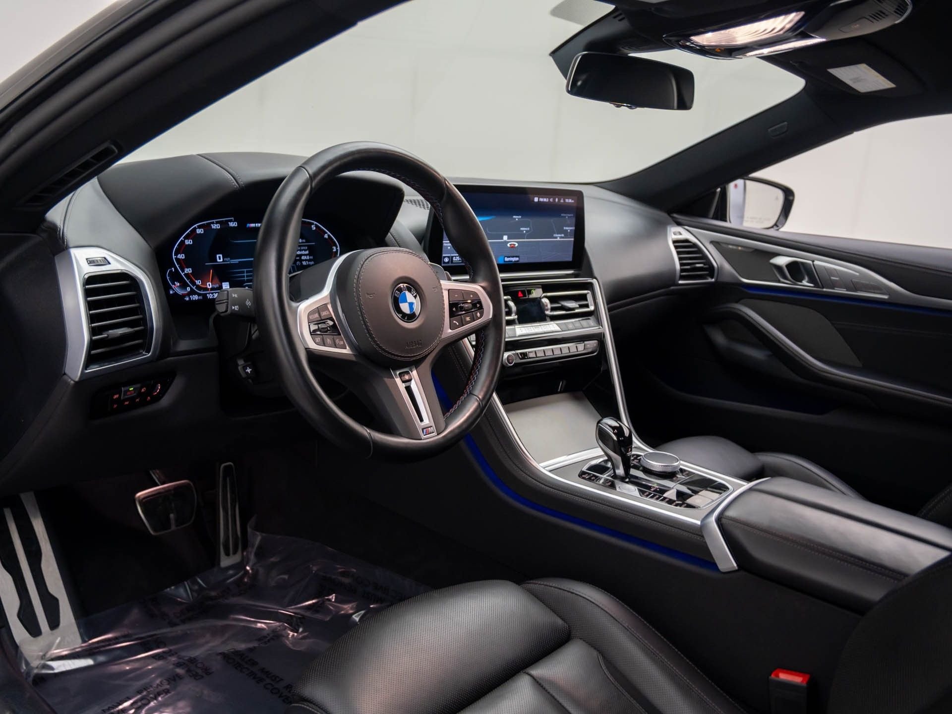 2025 BMW 8 Series M850i - Photo 18