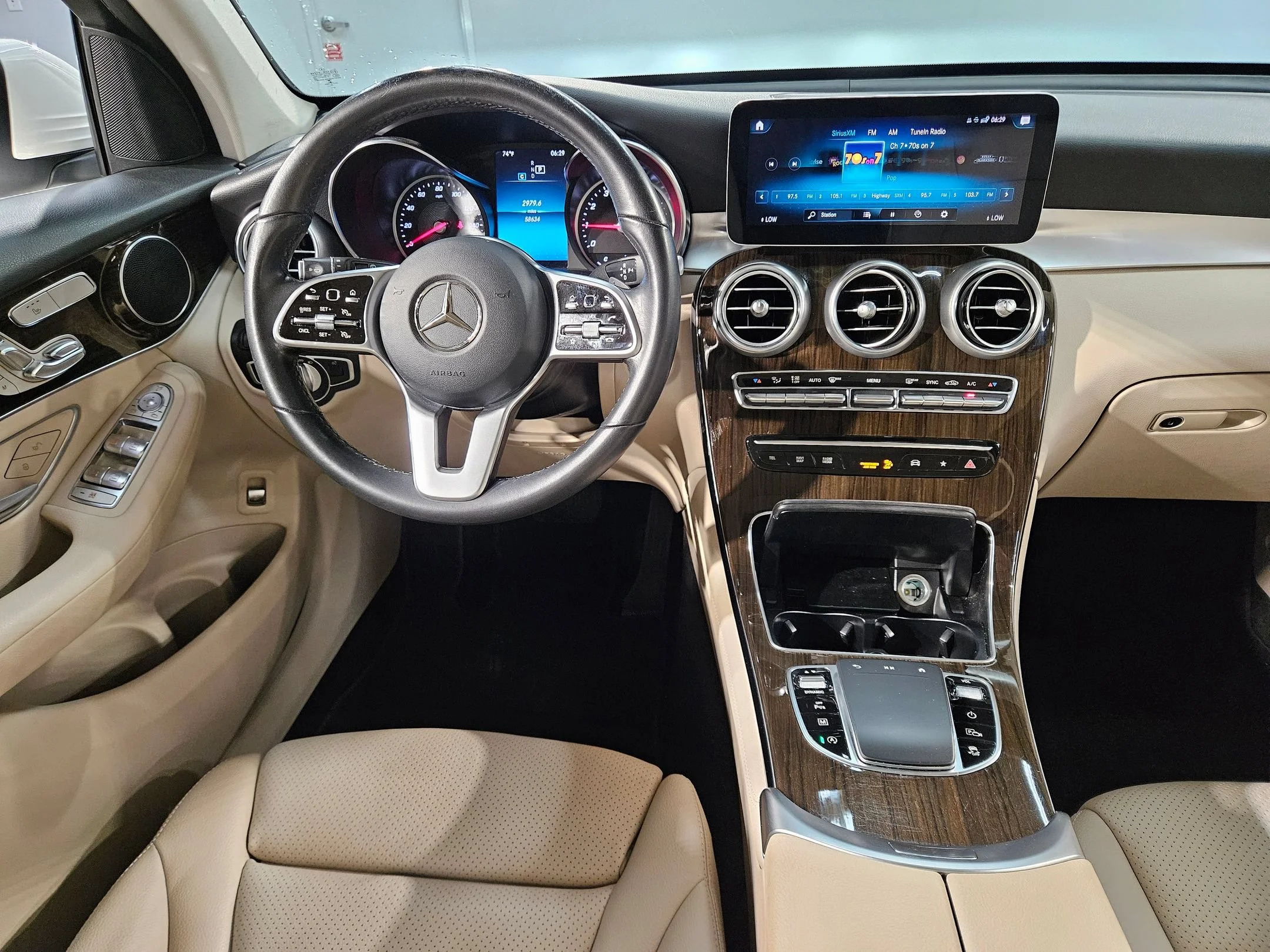 Used 2021 Polar White Mercedes-Benz GLC 300 image 9