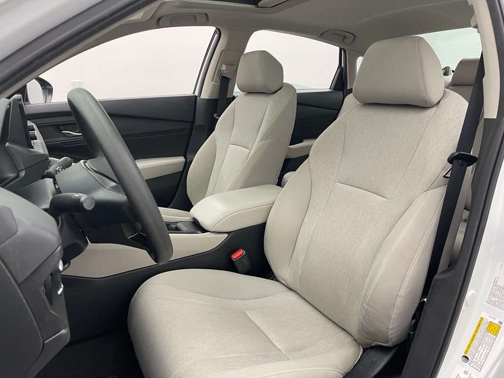 Used 2024 White Honda EX image 18