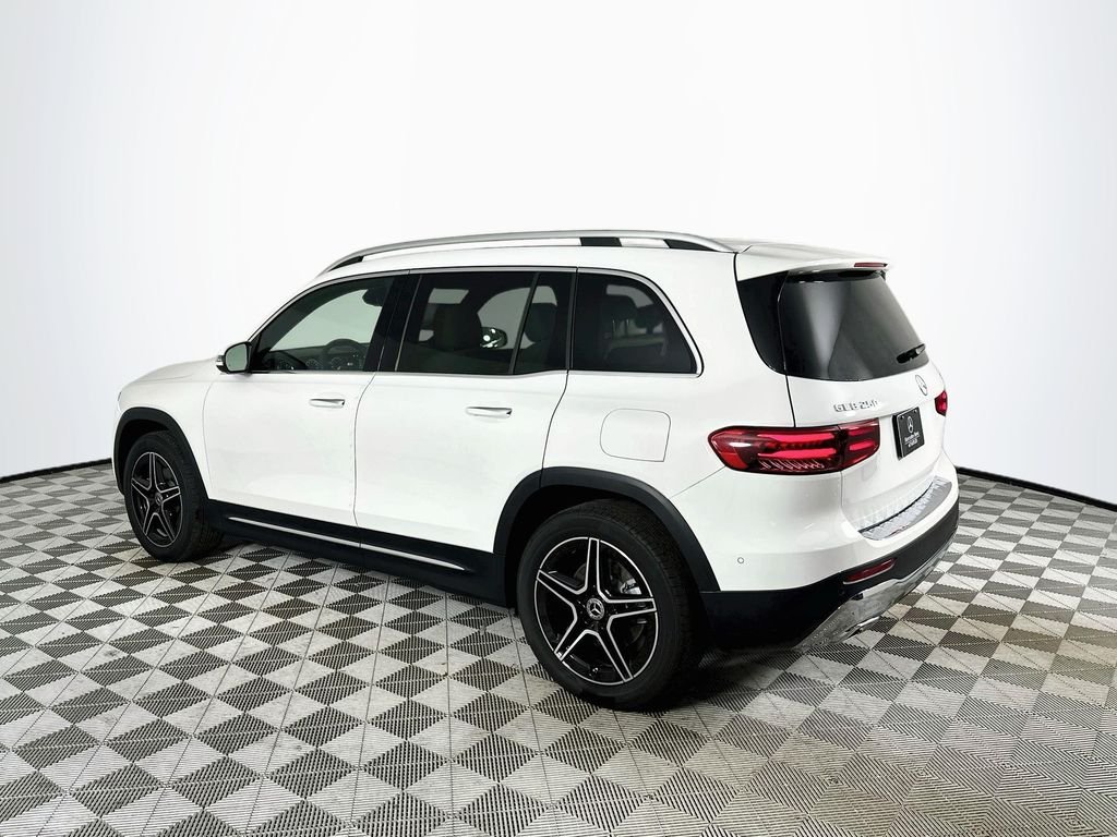 New 2026 Polar White Mercedes-Benz GLB 250 image 5