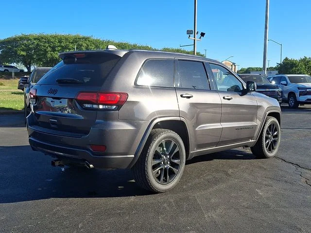 Used 2018 Gray Jeep Altitude image 6