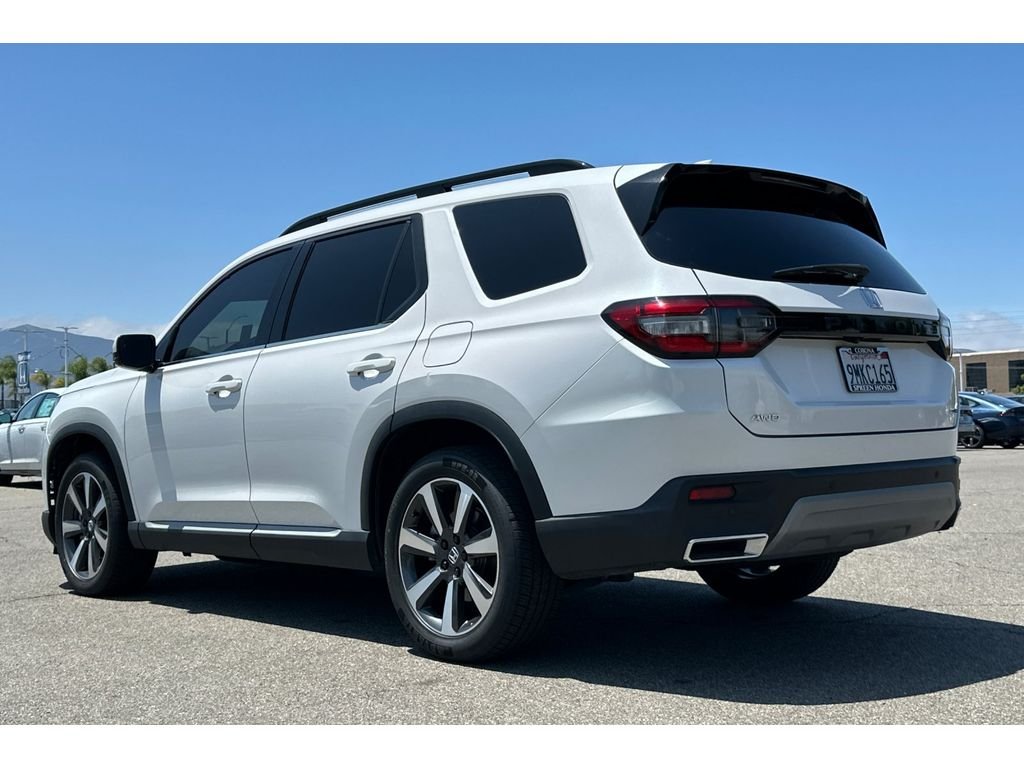 Used 2025 Platinum White Pearl Honda Touring image 3