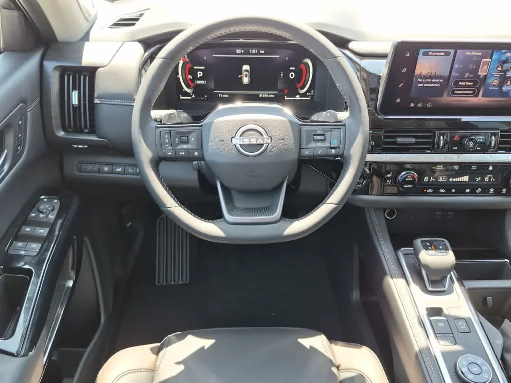 New 2026 Everest White Pearl TriCoat / Super Black Two-tone Nissan Platinum image 10