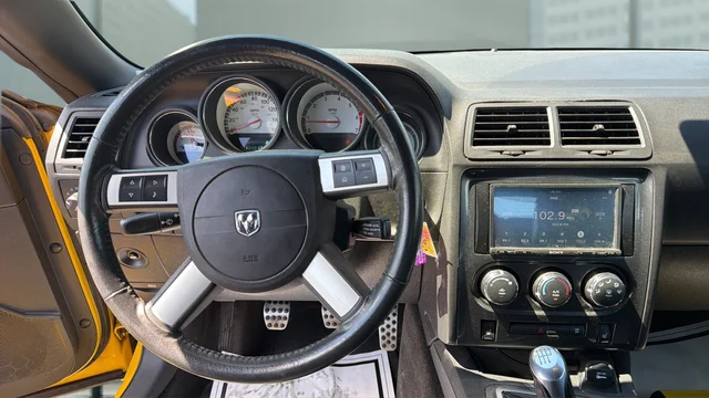 Used 2010 Yellow Dodge R/T image 13
