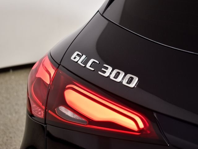 Certified Used 2025 Black Mercedes-Benz GLC 300 image 14