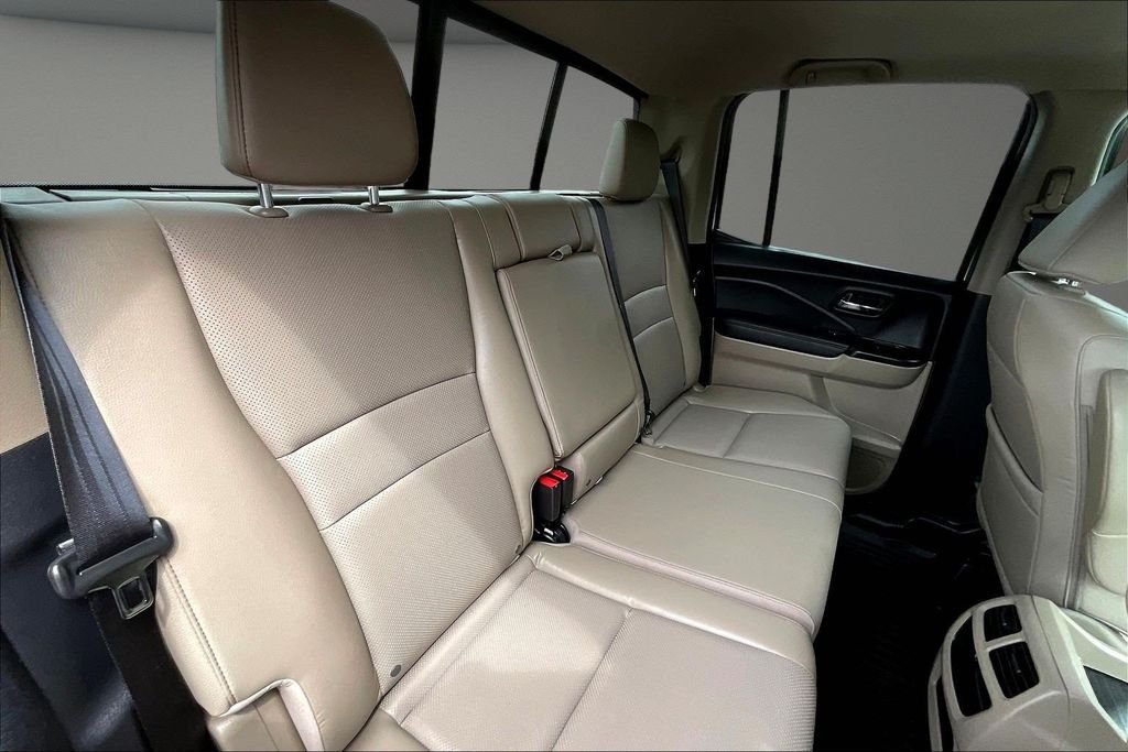Used 2023 White Honda RTL image 29