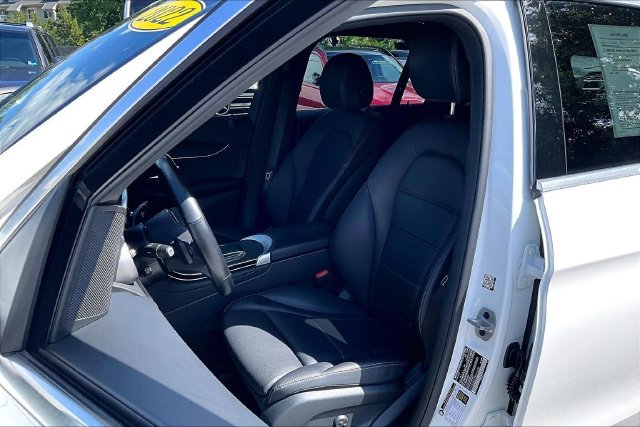 Certified Used 2022  Mercedes-Benz GLC 300 image 6