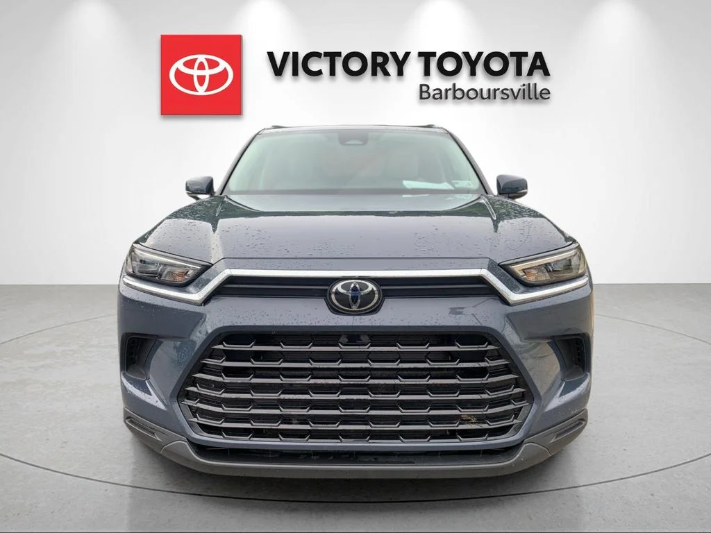 Used 2024 White Toyota XLE image 8