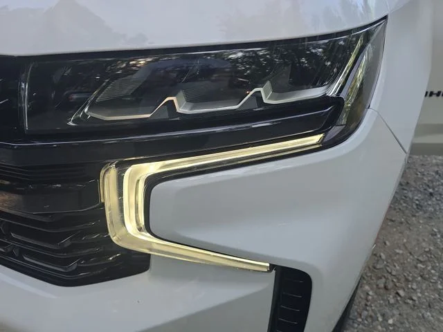 Used 2024 White Chevrolet RST image 34
