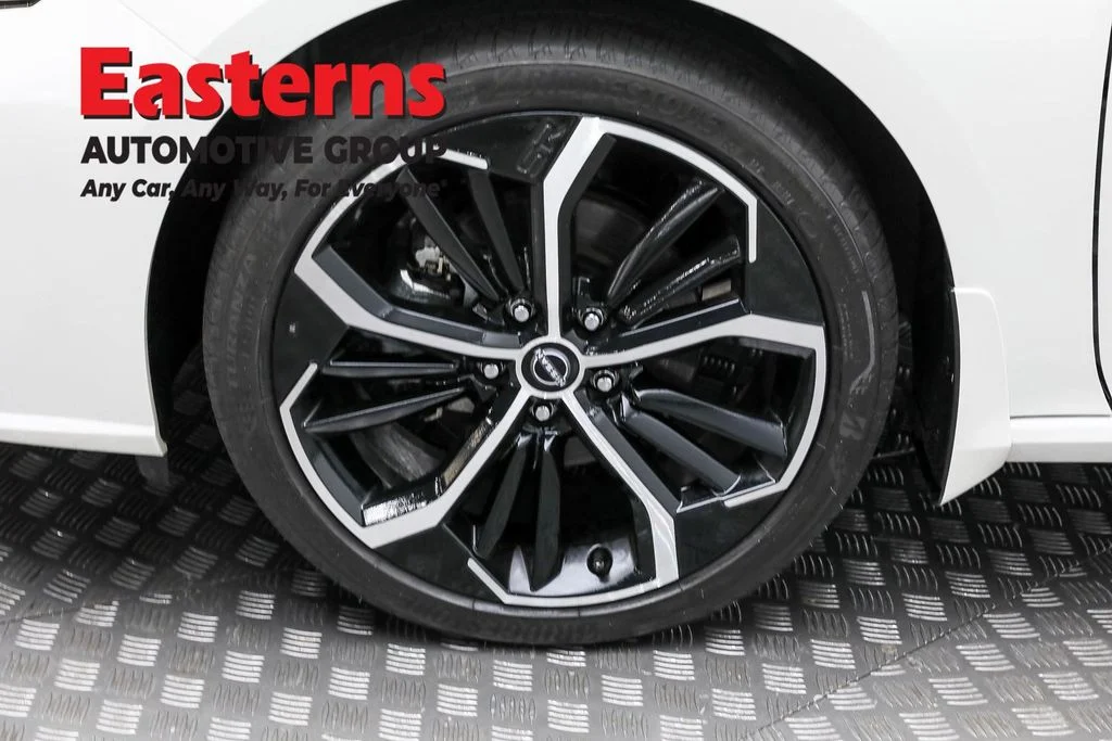 Used 2023 White Nissan 2.5 SR image 29