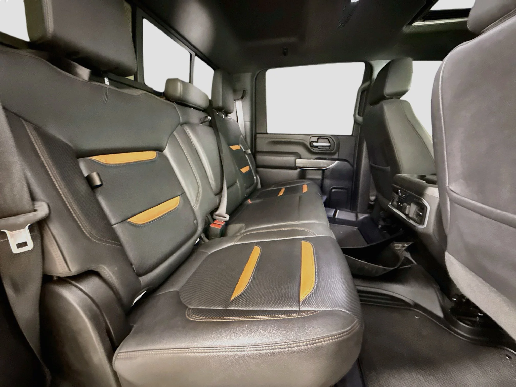 Used 2023 SUMMIT WHITE GMC AT4 image 30