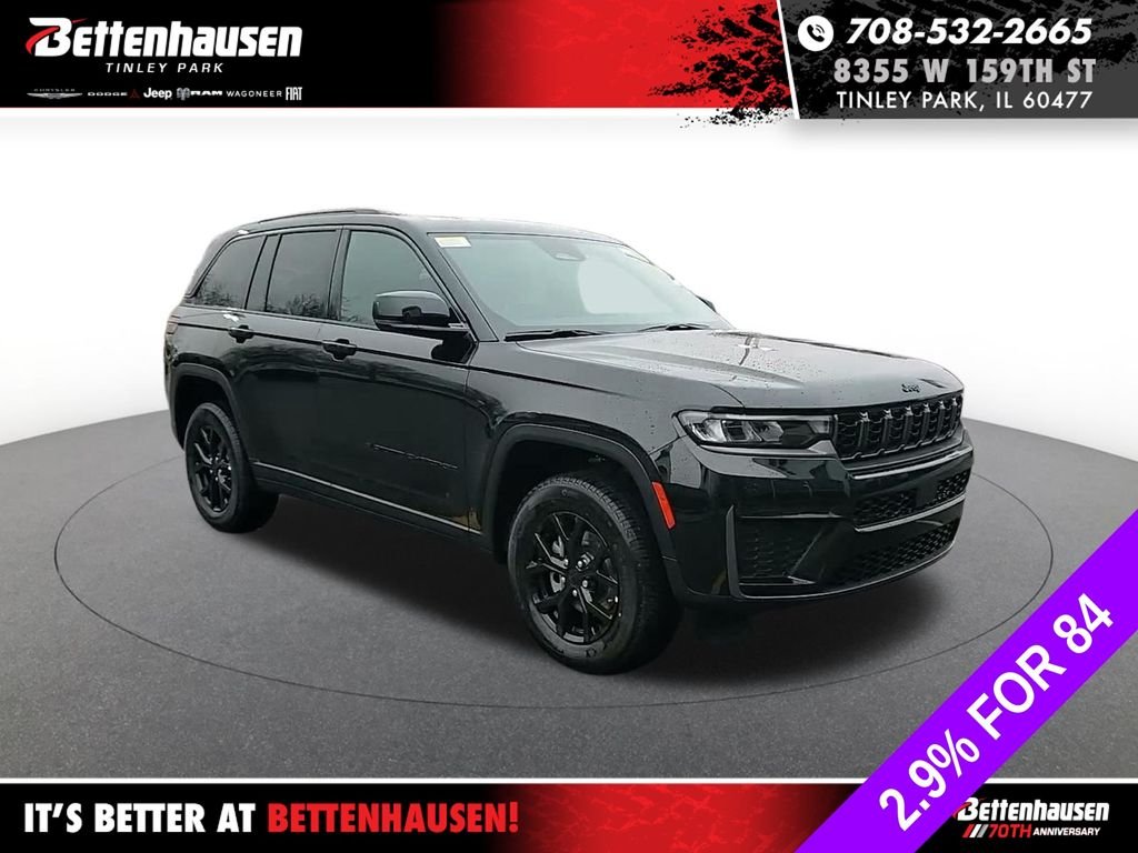 New 2026 Diamond Black Crystal Pearl-Coat Exterior Paint Jeep Altitude image 3