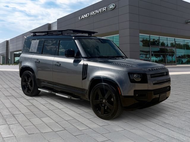 Used 2023 Eiger Grey Metallic Land Rover X-Dynamic SE image 7