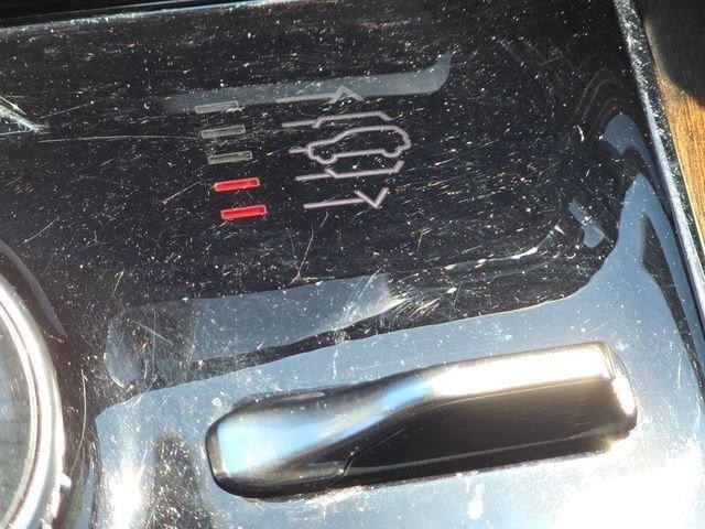 Used 2025 Diamond Black Crystal Pearlcoat Jeep Base image 23