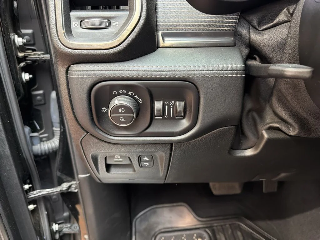 Used 2019 Diamond Black Crystal Pearlcoat Ram Limited image 24