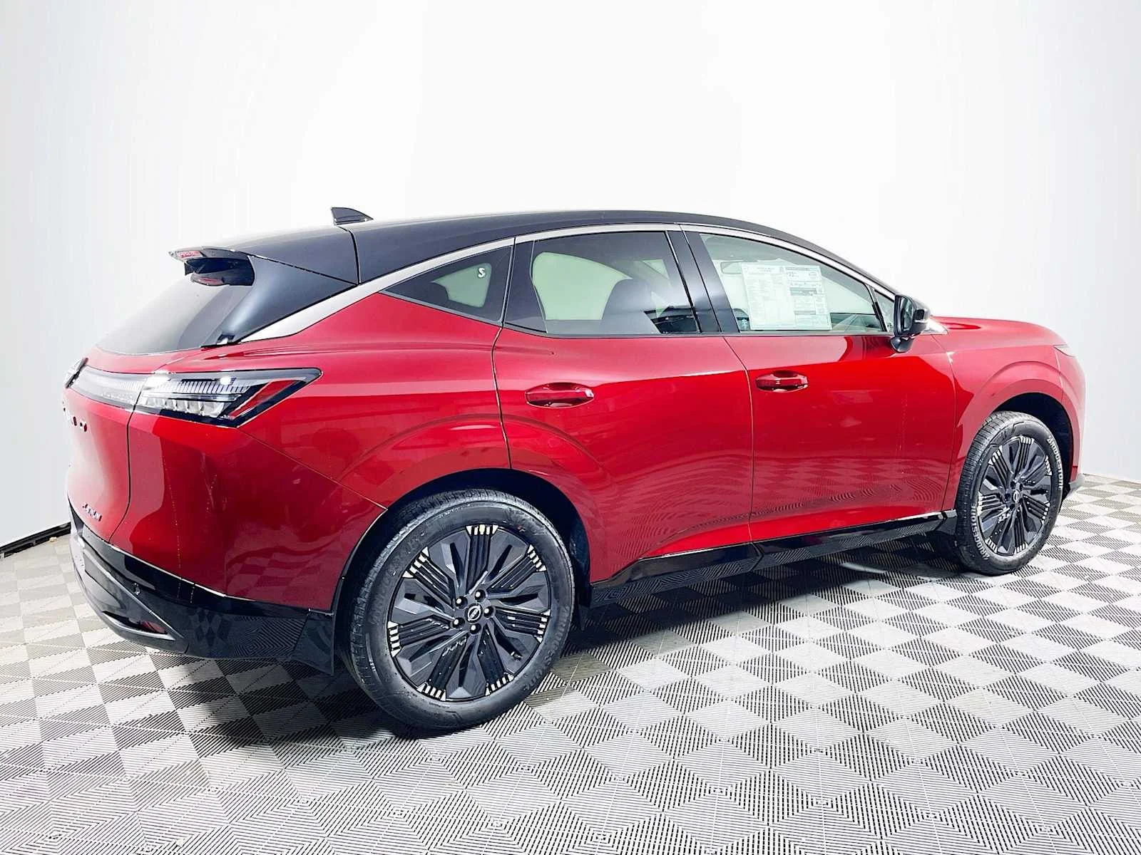 New 2026 Scarlet Ember Tintcoat / Super Black Two-tone Nissan Platinum image 2