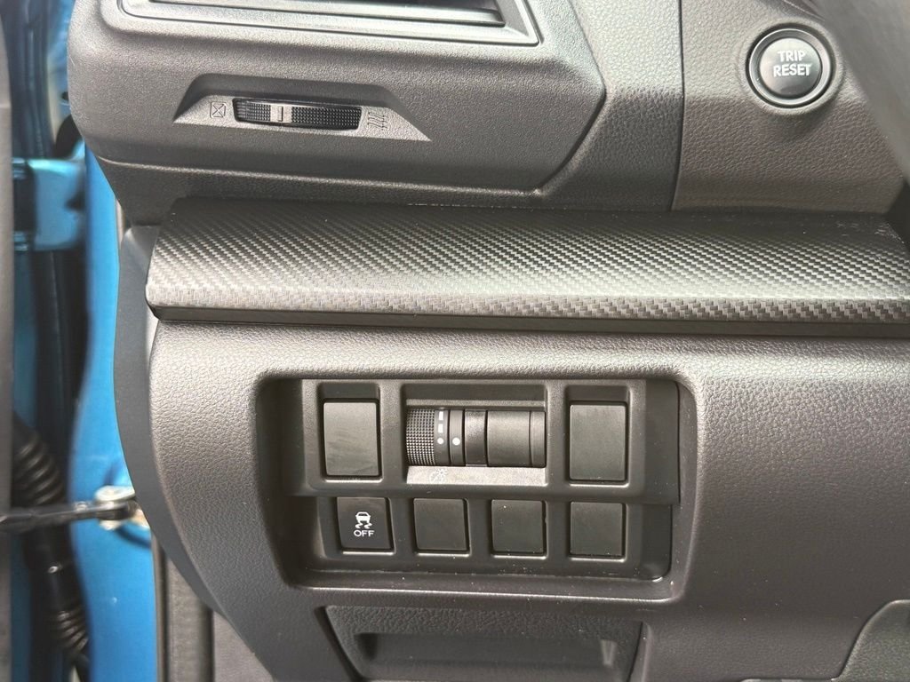 Used 2019 Blue Subaru 2.0i image 12